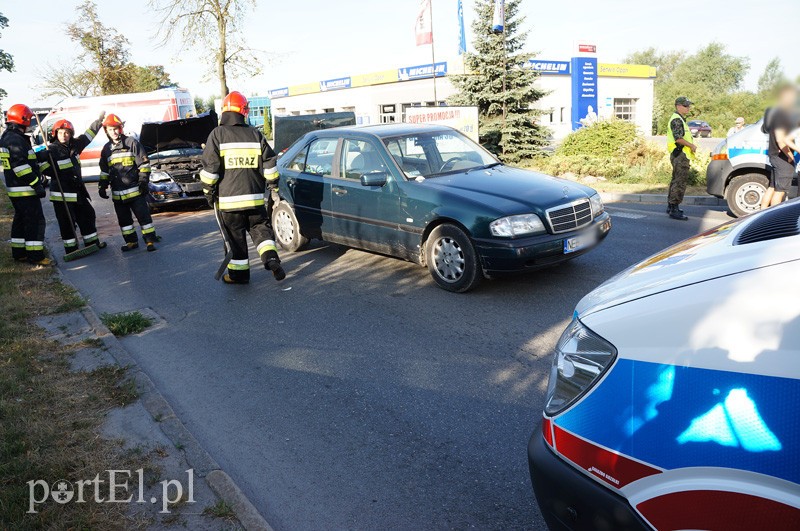 Wypadek na Warszawskiej: jedna osoba w szpitalu zdjęcie nr 91793