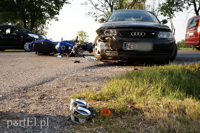 Wypadek w Kazimierzowie: ranny motocyklista w szpitalu zdjęcie nr 91952