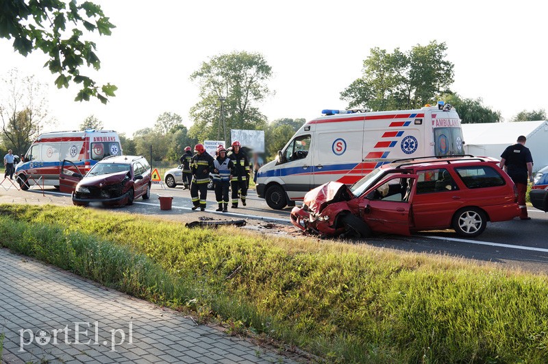Wypadek w Kazimierzowie. "Siódemka" zablokowana zdjęcie nr 92125