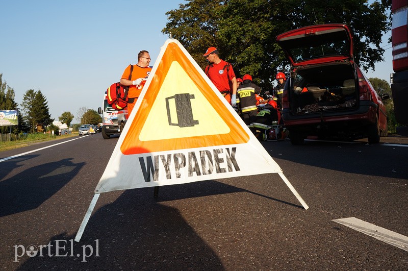 Wypadek w Kazimierzowie. "Siódemka" zablokowana zdjęcie nr 92122