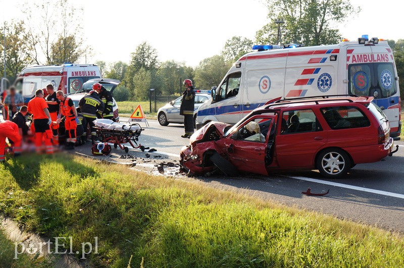 Wypadek w Kazimierzowie. "Siódemka" zablokowana zdjęcie nr 92109