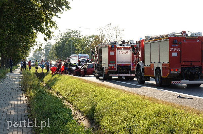 Wypadek w Kazimierzowie. "Siódemka" zablokowana zdjęcie nr 92108