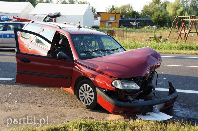 Wypadek w Kazimierzowie. "Siódemka" zablokowana zdjęcie nr 92126