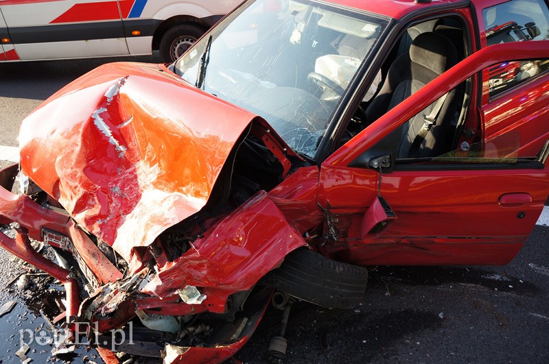 Wypadek w Kazimierzowie. "Siódemka" zablokowana zdjęcie nr 92111