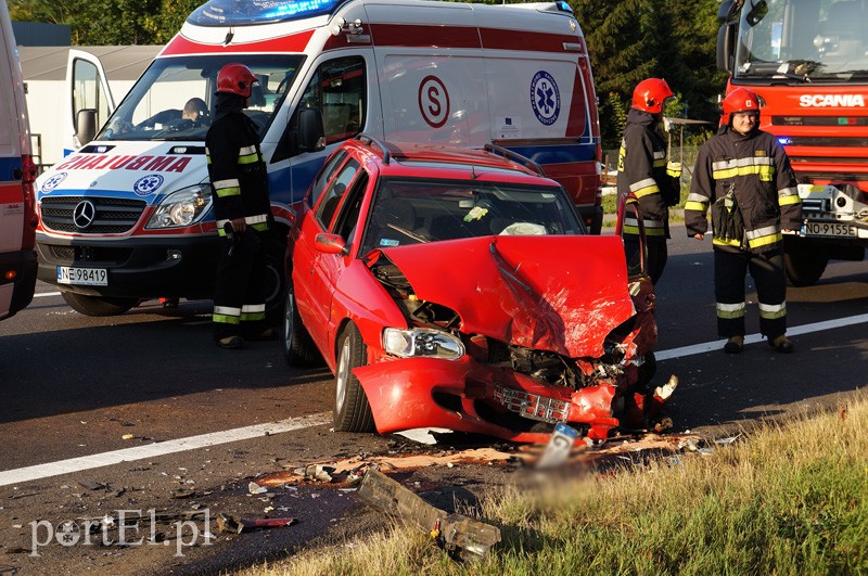 Wypadek w Kazimierzowie. "Siódemka" zablokowana zdjęcie nr 92113
