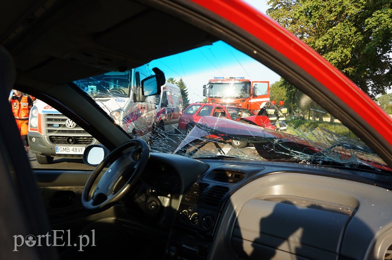 Wypadek w Kazimierzowie. "Siódemka" zablokowana zdjęcie nr 92115