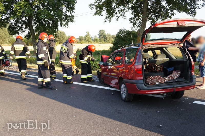 Wypadek w Kazimierzowie. "Siódemka" zablokowana zdjęcie nr 92120