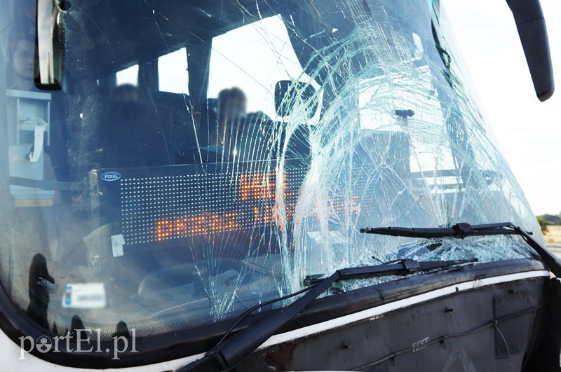 S7: autokar uderzył w tył cysterny zdjęcie nr 92441