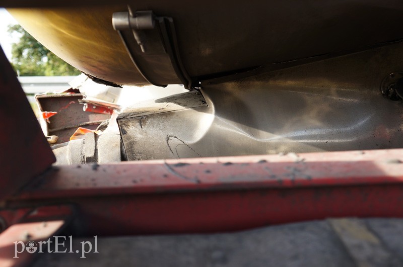 S7: autokar uderzył w tył cysterny zdjęcie nr 92438