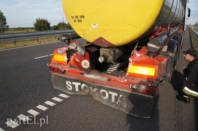 S7: autokar uderzył w tył cysterny zdjęcie nr 92437