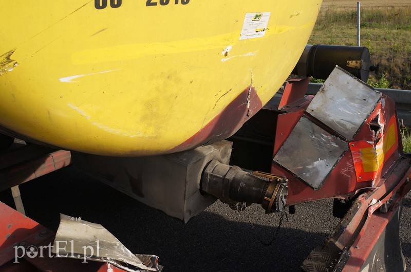 S7: autokar uderzył w tył cysterny zdjęcie nr 92439