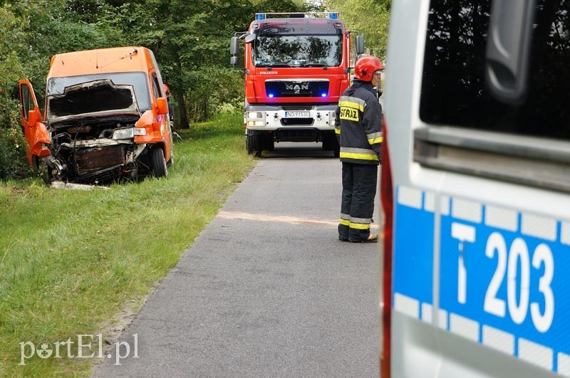 Dąbrowa Kolonia: autem dostawczym w drzewo zdjęcie nr 92508