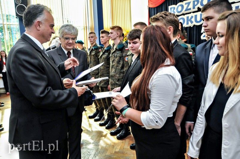 Uroczysta inauguracja roku szkolnego  zdjęcie nr 93373