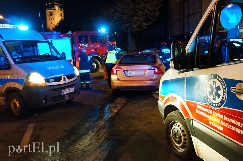 Zderzenie na skrzyżowaniu: jedna osoba w szpitalu zdjęcie nr 93741