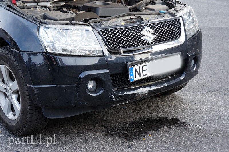 Zderzenie skutera z osobówką. Dwie osoby w szpitalu zdjęcie nr 95163