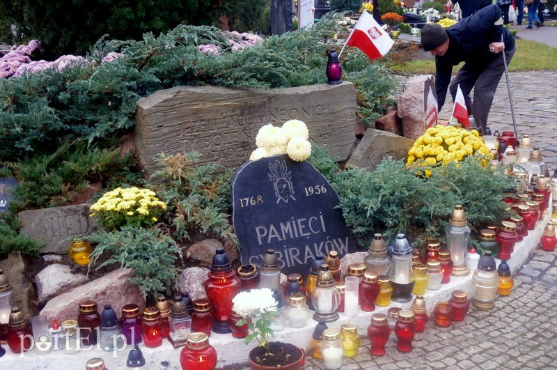 Listopad zaczyna się wspomnieniami zdjęcie nr 96011