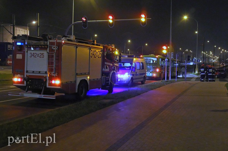 Wjechała pod autobus, trzy osoby ranne zdjęcie nr 96564