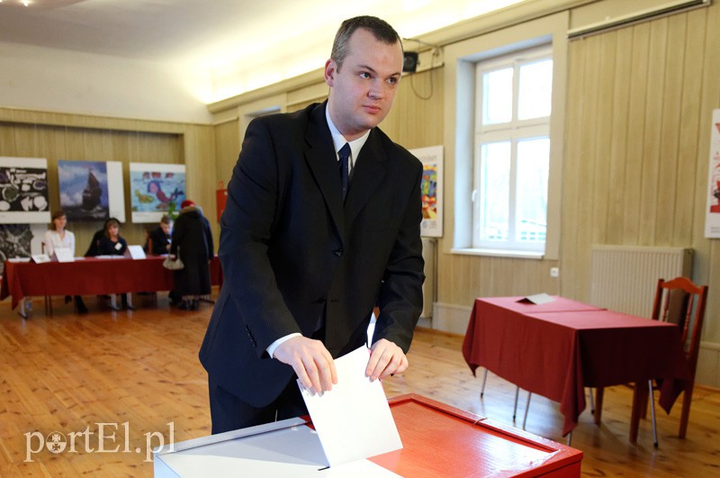 Kandydaci na prezydenta podczas głosowania zdjęcie nr 96737