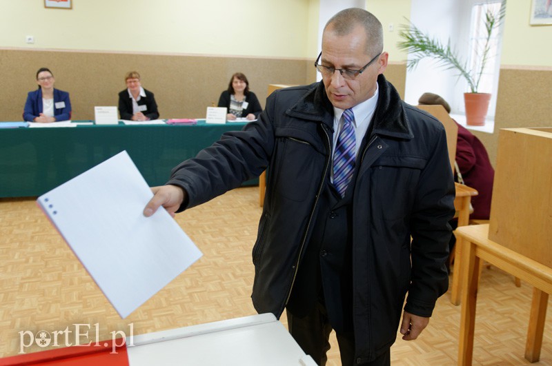 Kandydaci na prezydenta podczas głosowania zdjęcie nr 96735