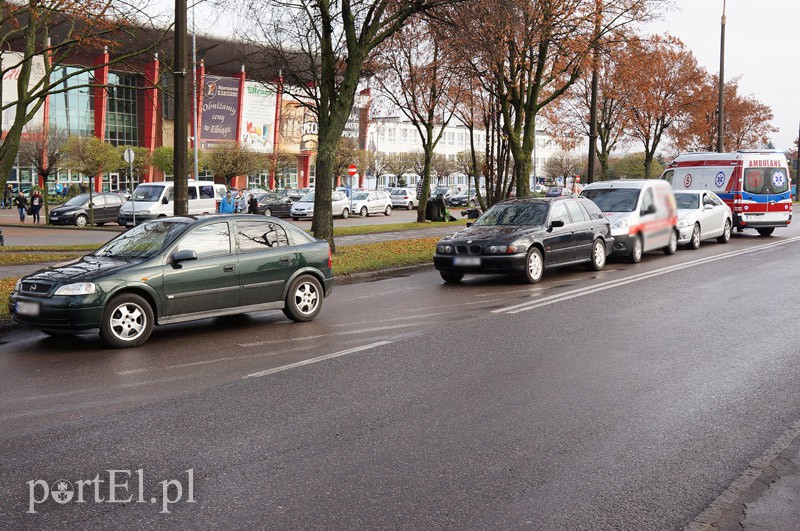 Efekt domina przy hali CSB zdjęcie nr 97065