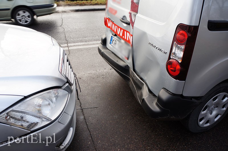 Efekt domina przy hali CSB zdjęcie nr 97068