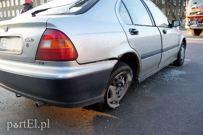 Zderzenie na skrzyżowaniu Łęczycka-Grottgera-Rawska zdjęcie nr 97452