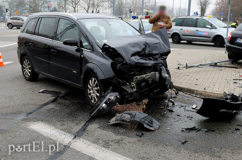 Ogólna-Legionów: wypadek na skrzyżowaniu zdjęcie nr 97633