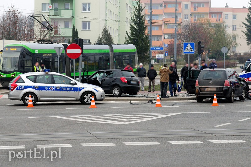 Ogólna-Legionów: wypadek na skrzyżowaniu zdjęcie nr 97632