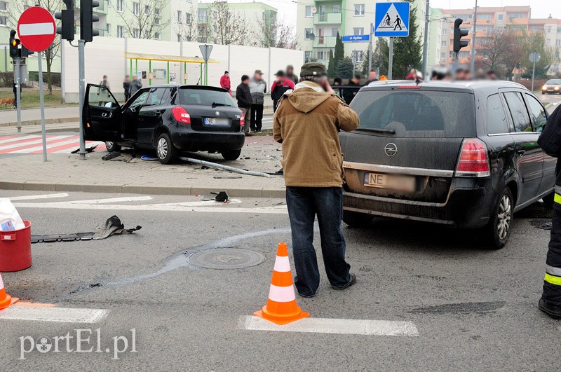 Ogólna-Legionów: wypadek na skrzyżowaniu zdjęcie nr 97647