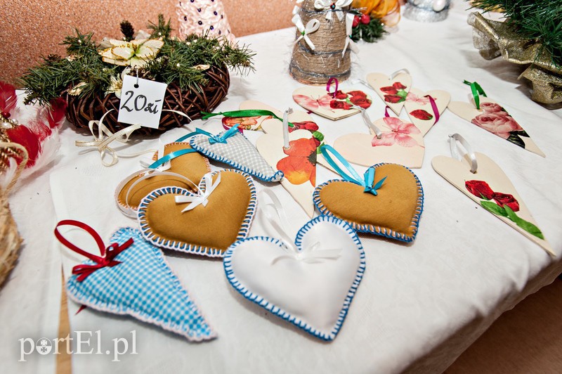 Wszyscy razem przy jednym stole zdjęcie nr 97991