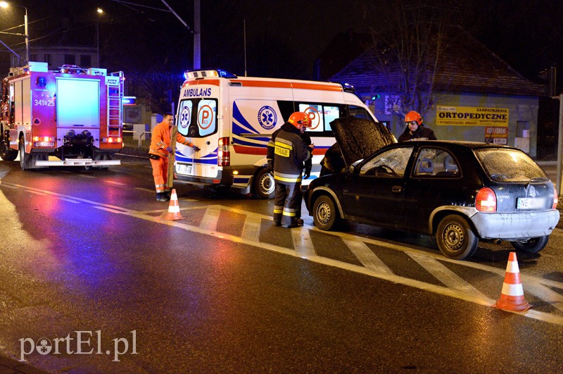 Potrącenie na Bema: pieszy wbiegł wprost pod opla zdjęcie nr 98050