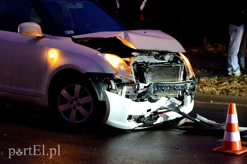 Czołowe zderzenie na Wiejskiej zdjęcie nr 98144