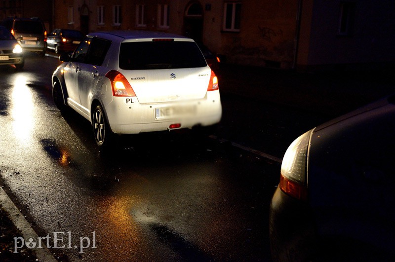 Czołowe zderzenie na Wiejskiej zdjęcie nr 98139