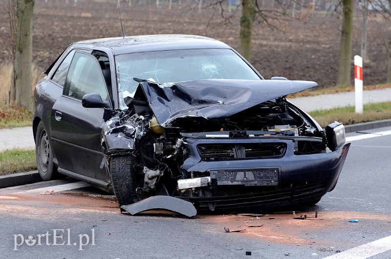 Wypadek w Kazimierzowie: dwie osoby w szpitalu zdjęcie nr 98351