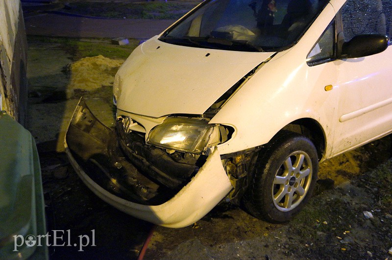 Sharanem uderzył w budynek zdjęcie nr 98511