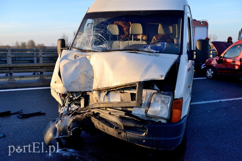 Wypadek na obwodnicy. Dwie osoby w szpitalu zdjęcie nr 98532