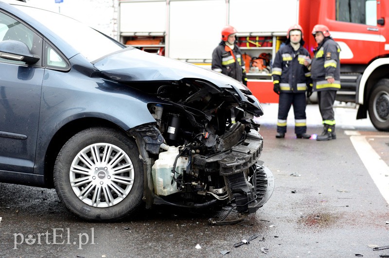 Kolejne zderzenie na skrzyżowaniu w Kazimierzowie zdjęcie nr 98719