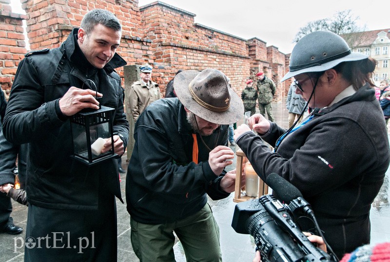  Światełko, które ma dać nadzieję zdjęcie nr 98729