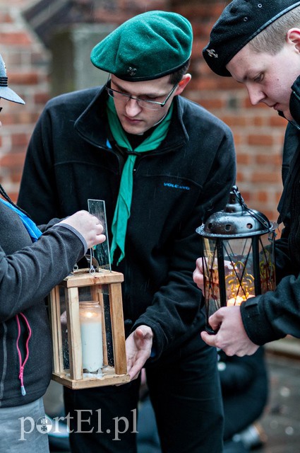  Światełko, które ma dać nadzieję zdjęcie nr 98733