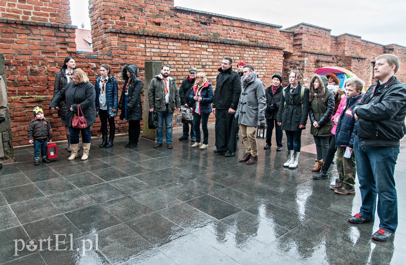  Światełko, które ma dać nadzieję zdjęcie nr 98726