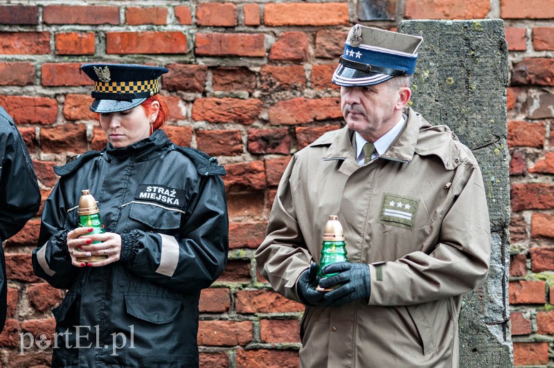  Światełko, które ma dać nadzieję zdjęcie nr 98734