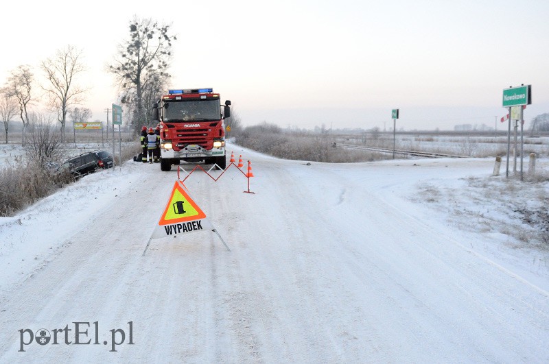 Rubno Wielkie: opel w rowie, jedna osoba w szpitalu zdjęcie nr 98856