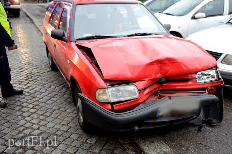 Zderzenie na Królewieckiej: jedna osoba w szpitalu zdjęcie nr 98947