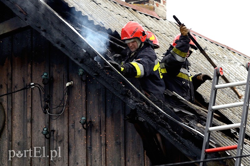 Pożar w Raczkach Elbląskich zdjęcie nr 99082