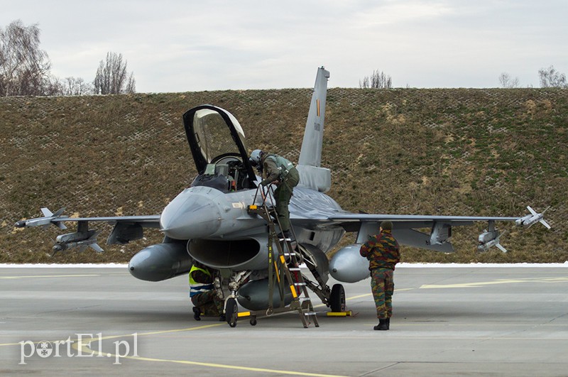 Przylecieli piloci z Belgii zdjęcie nr 99089