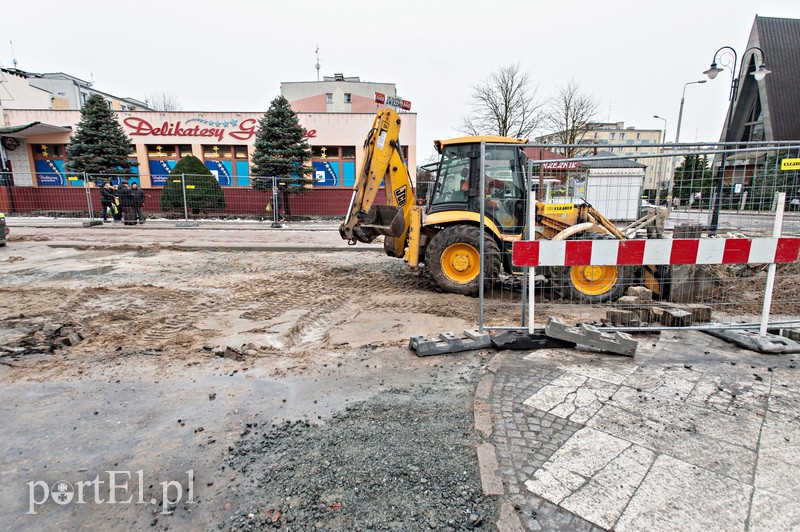Kabel energetyczny opóźnił prace w pasażu zdjęcie nr 99099