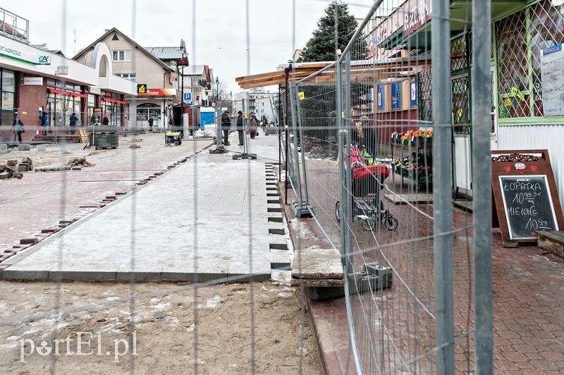 Kabel energetyczny opóźnił prace w pasażu zdjęcie nr 99102