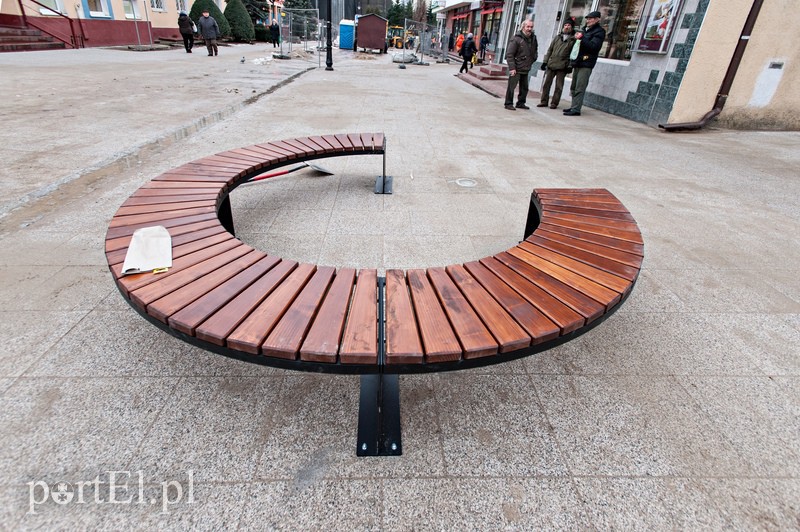 Kabel energetyczny opóźnił prace w pasażu zdjęcie nr 99095