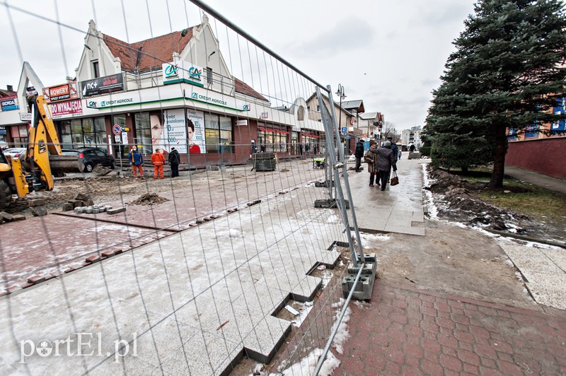 Kabel energetyczny opóźnił prace w pasażu zdjęcie nr 99103