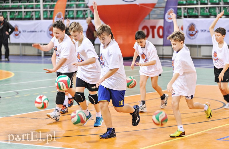 Młodzi siatkarze trenowali z najlepszymi zdjęcie nr 99480
